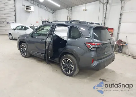 2025 Subaru Forester Hybrid Premium z USA, uszkodzony, nr VIN JF2SLSED6SH416633